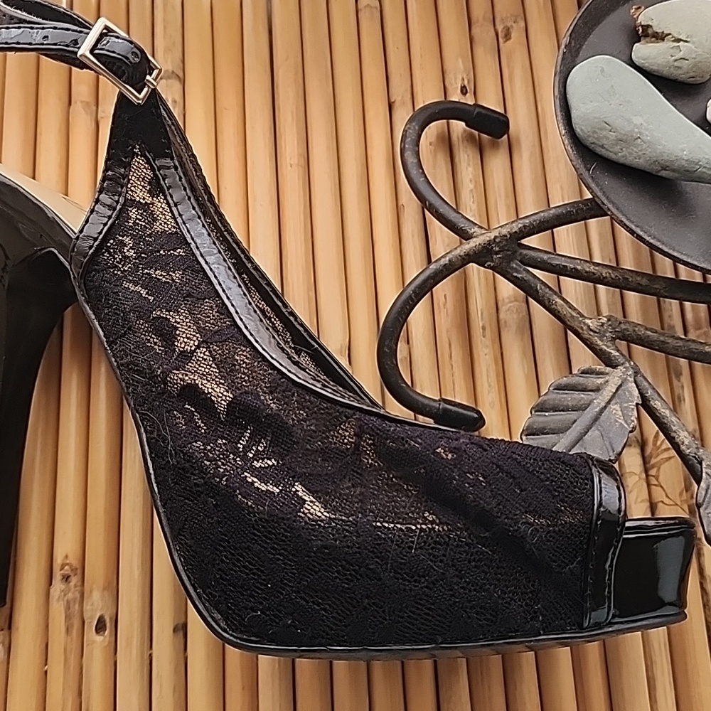 Shoe